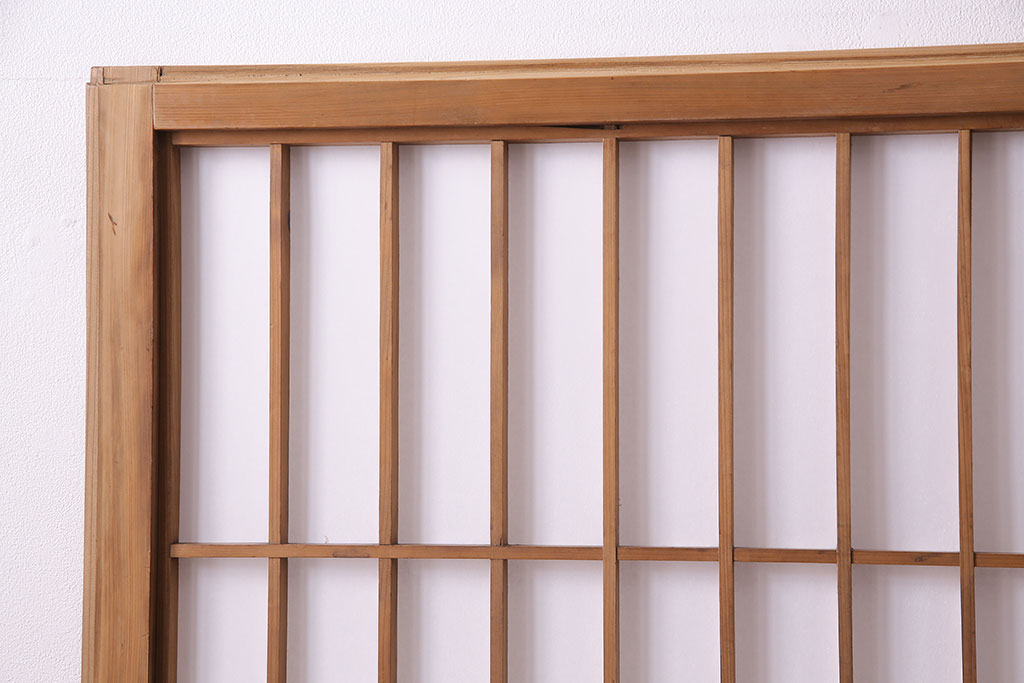 【セミオーダー家具実例】昭和中期の障子戸2枚をリサイズし、高品質リペアを施しました。平型の戸車を取り付け、ご希望の色味を参考に着色仕上げ。(引き戸、建具)