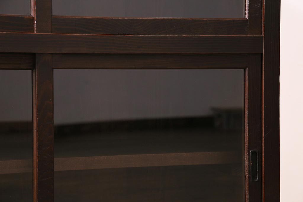アンティーク家具　ヒノキ材　脚付きリメイク　古い木の質感が味わい深いキャビネット(サイドボード、収納棚、ガラス戸棚)(R-043948)