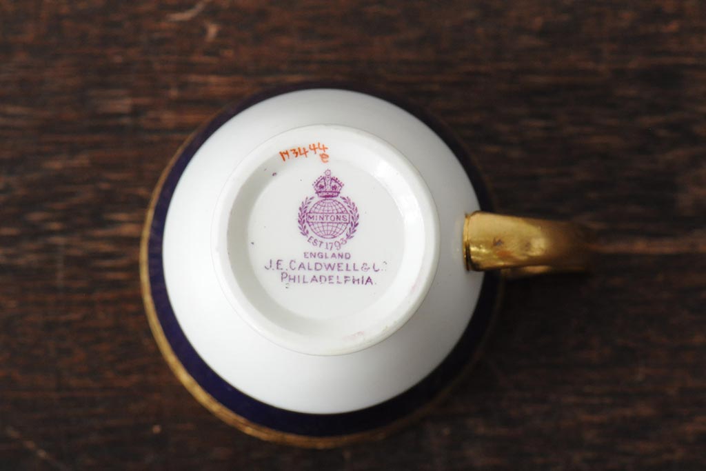 ヴィンテージ　イギリス　MINTON(ミントン)　コバルトブルー　金彩　カップ&ソーサー(デミタスカップ、洋食器、陶磁器、ビンテージ)(R-043963)