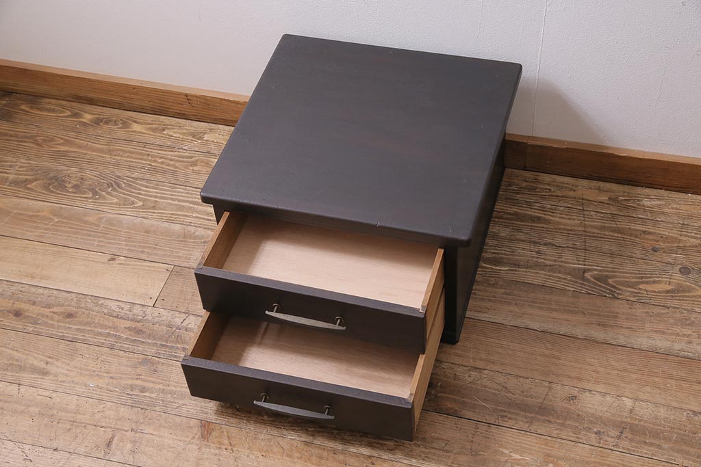 レトロ家具　昭和中期　ペイント　シックな印象の小引き出し(小物収納、卓上収納)(R-043970)
