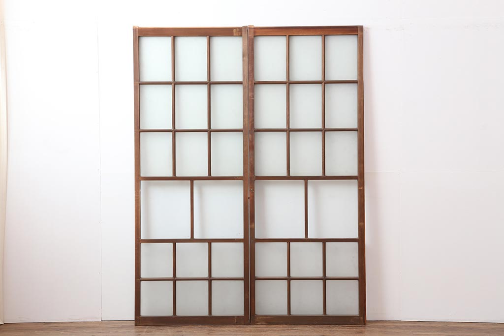 品良く着こなすため レトロ建具 味わいとシンプルさが魅力の 昭和中期 和レトロ 建具