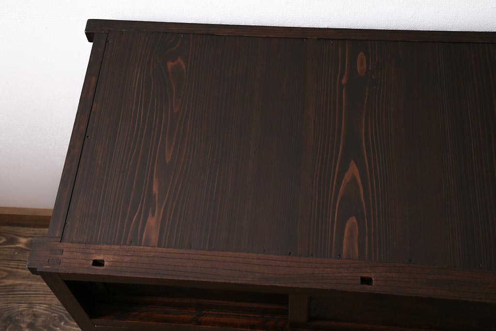アンティーク家具　上手物　前面ケヤキ　玉杢や凝ったつくりが素晴らしい関東水屋箪笥・下段(茶箪笥)(R-044172)