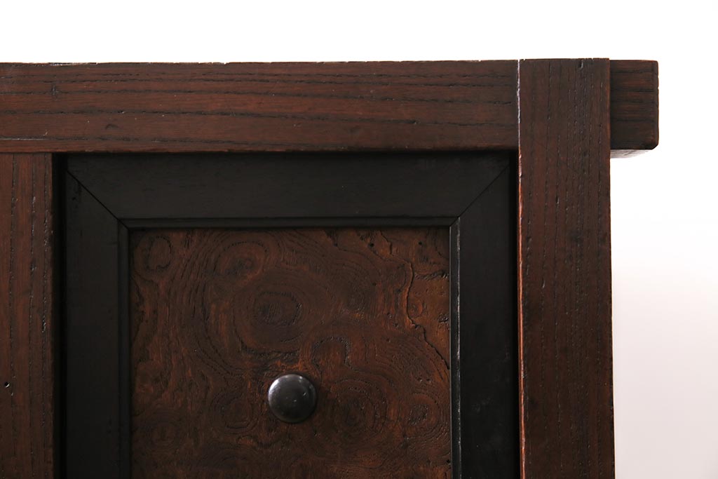 アンティーク家具　上手物　前面ケヤキ　玉杢や凝ったつくりが素晴らしい関東水屋箪笥・下段(茶箪笥)(R-044172)