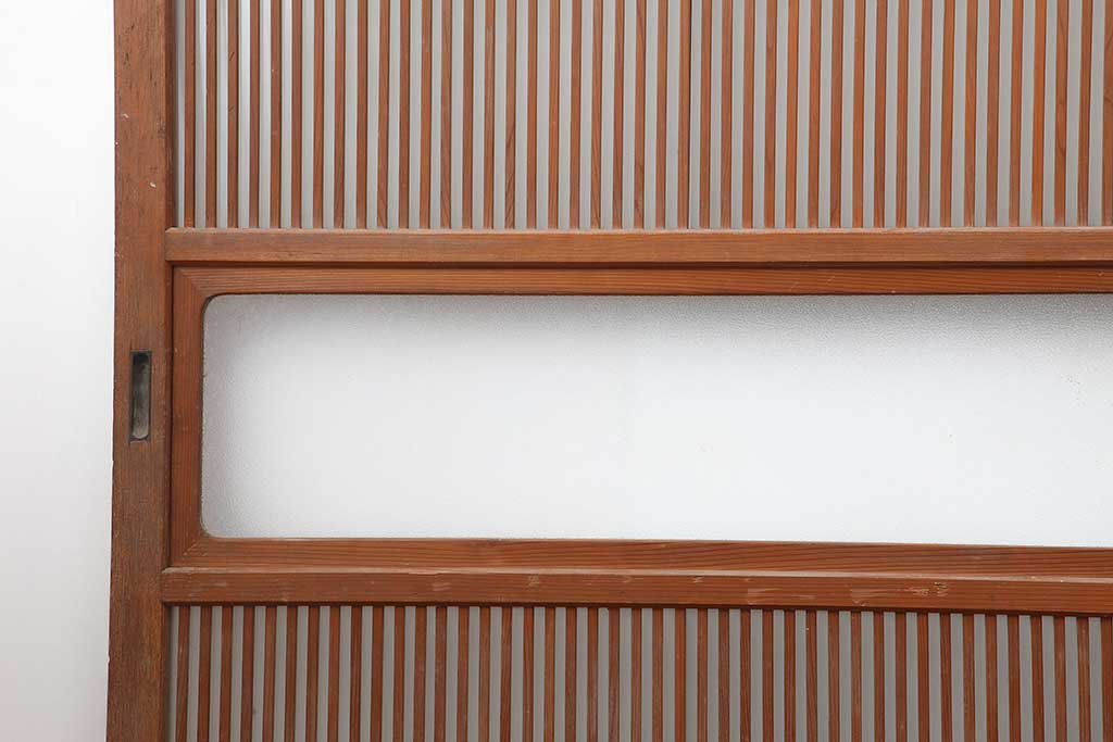 あなたにおすすめの商品 ビンテージ建具 昭和中期 腰板ケヤキ材 品のある佇まいのガラス 建具