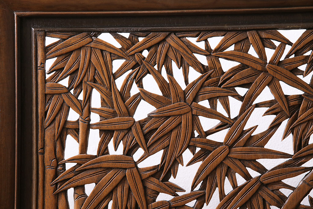 ヴィンテージ建具　松竹梅の透かし彫りが目を引く凝った造りの衝立(つい立て、パーテーション、ビンテージ)(R-044244)
