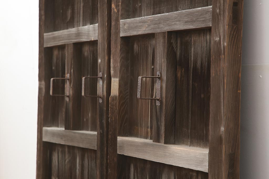 アンティーク建具　和製アンティーク　明治大正期　両開き　味わいのある風合いの門扉一対(蔵戸、建具)(R-044274)