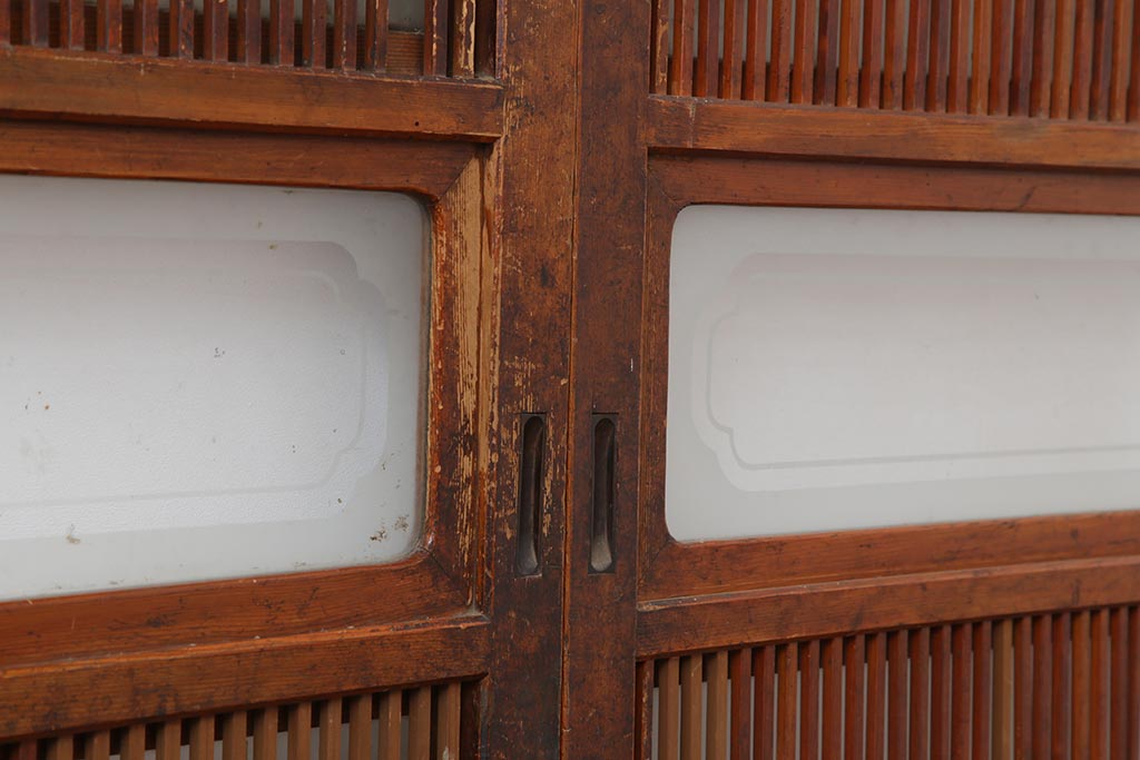 アンティーク建具　昭和中期　腰板ケヤキ材　裏障子付き　和の趣を演出する上手物の格子戸3枚セット(引き戸、障子戸)(R-044282)