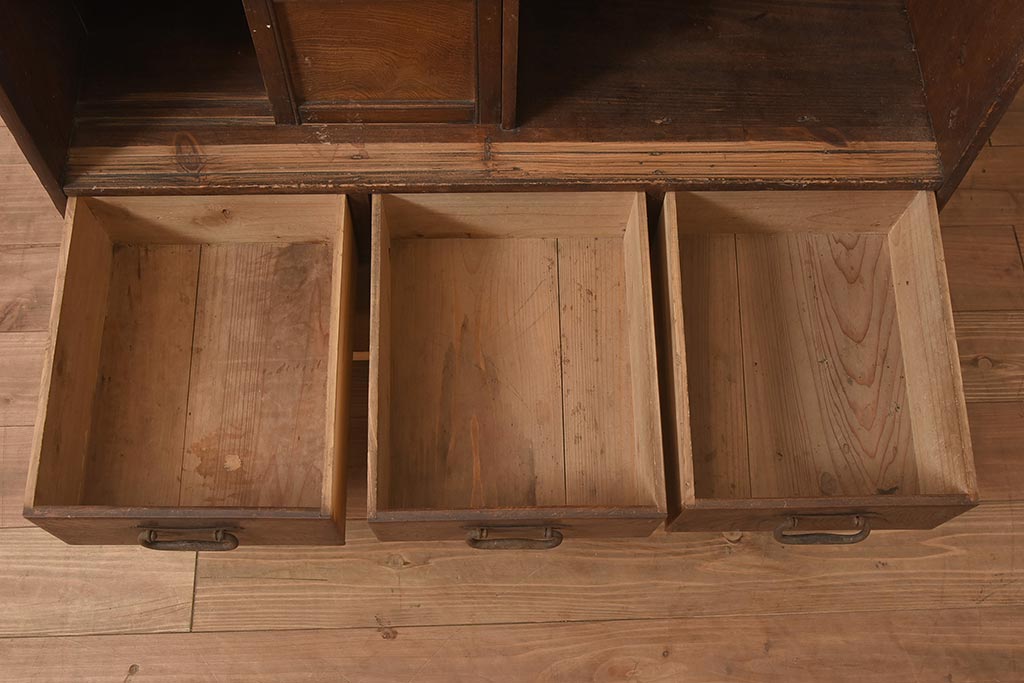 アンティーク家具　大正期　懐かしい雰囲気漂う茶箪笥(茶棚、収納棚、飾り棚)(R-044291)