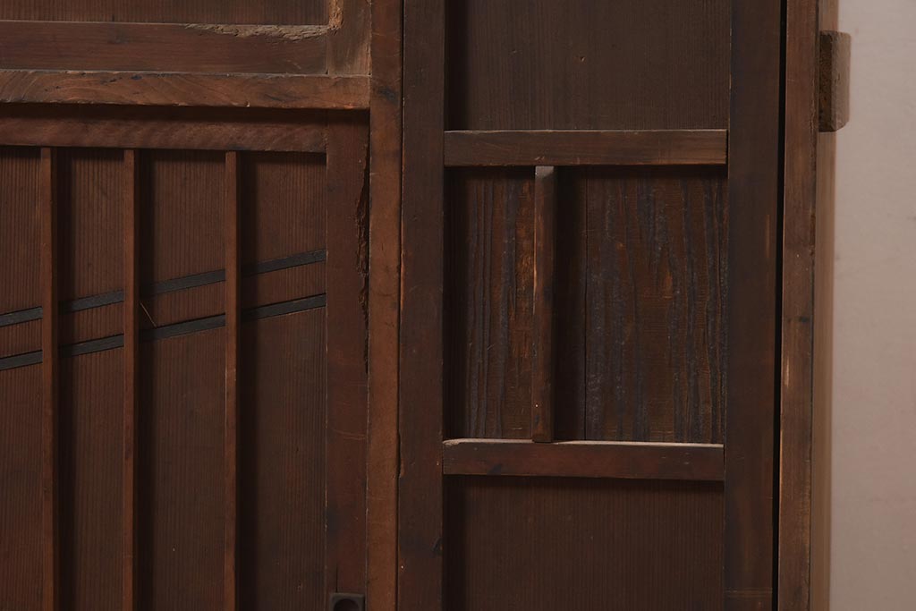 アンティーク家具　大正昭和初期　レトロな雰囲気と凝ったデザインが魅力的な下駄箱(収納棚)(R-044292)