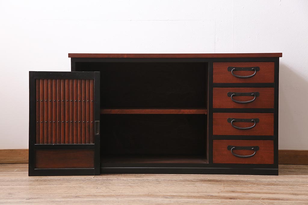 ラフジュ工房オリジナル　古建具リメイク　粋なコントラストが目を引く引き出し付きローボード(収納棚、戸棚、テレビ台、テレビボード)(R-044312)