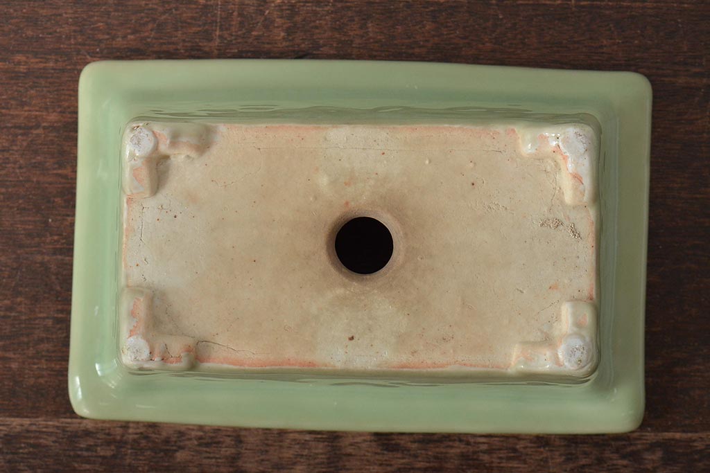 大正〜昭和初期　古い青磁植木鉢(彫刻、陽刻)(R-044330)