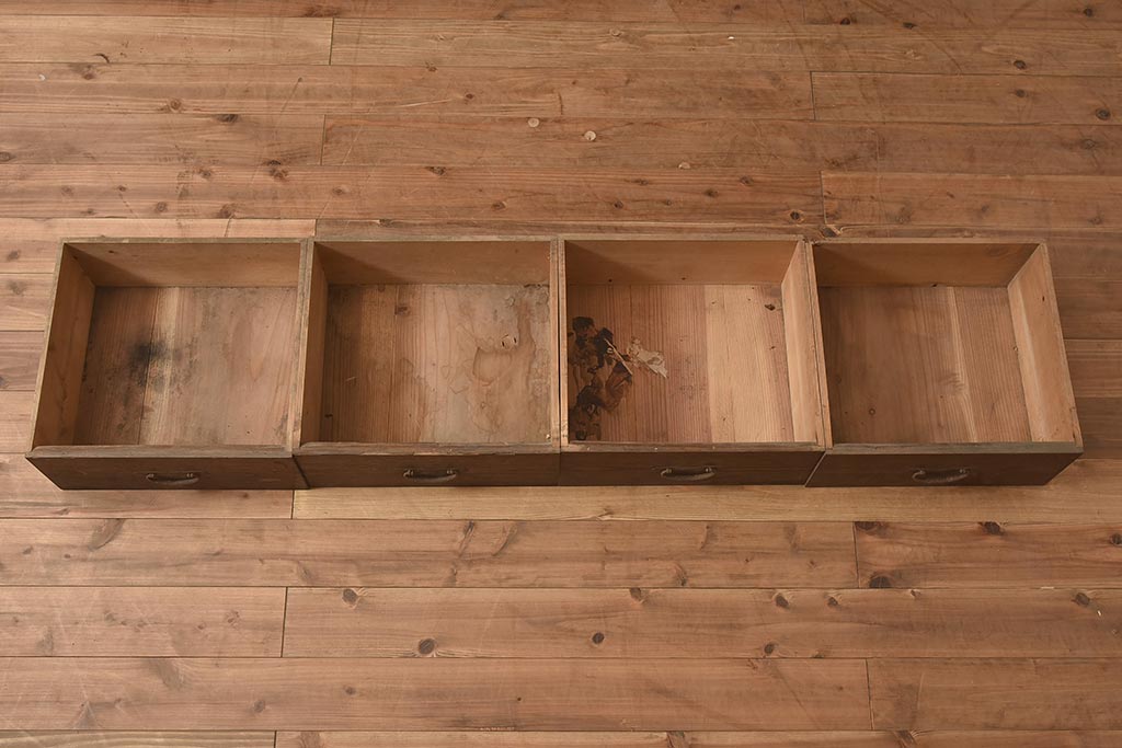 アンティーク家具　シンプルで取り入れやすい木製の飾り棚(オープンラック、シェルフ)(R-044345)
