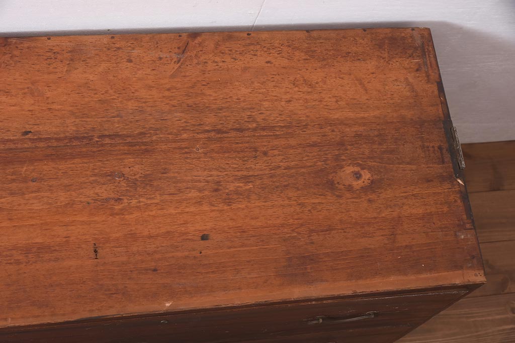 アンティーク家具　昭和初期　前面黒柿貼り　美しい縞模様が目を引く重ね箪笥(和箪笥、衣装箪笥、引き出し、チェスト)(R-044347)