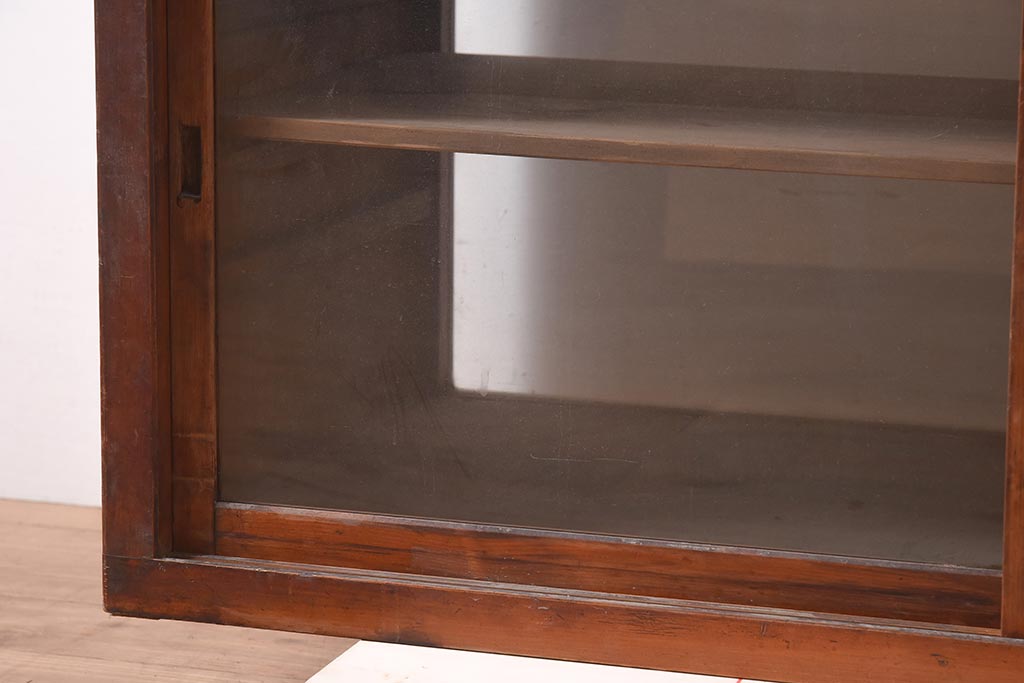 アンティーク家具　昭和初期　レトロでシンプルなデザインの木製ガラスケース(ショーケース、陳列棚、ガラス戸棚)(R-044349)