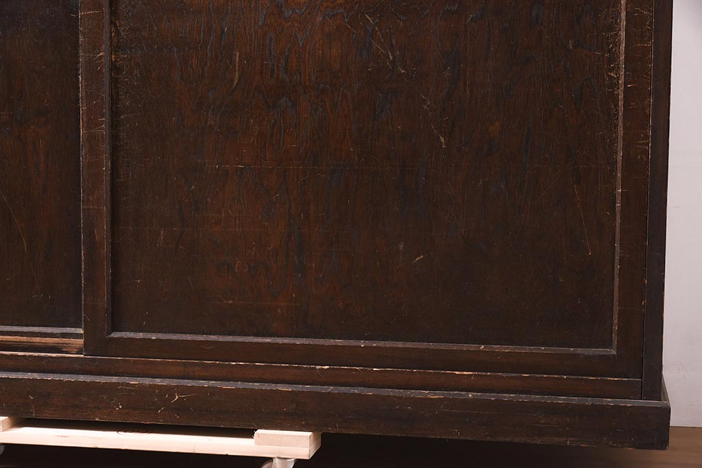 アンティーク家具　和製　昭和初期　大正ロマンな雰囲気漂う食器棚(キャビネット、収納棚、ガラス戸棚)(R-044357)