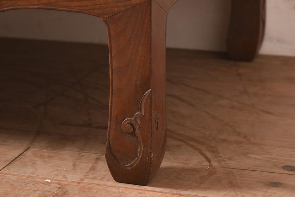 アンティーク家具　昭和中期　総栗材　優しげな雰囲気が魅力の座卓(ローテーブル、センターテーブル)(R-044371)