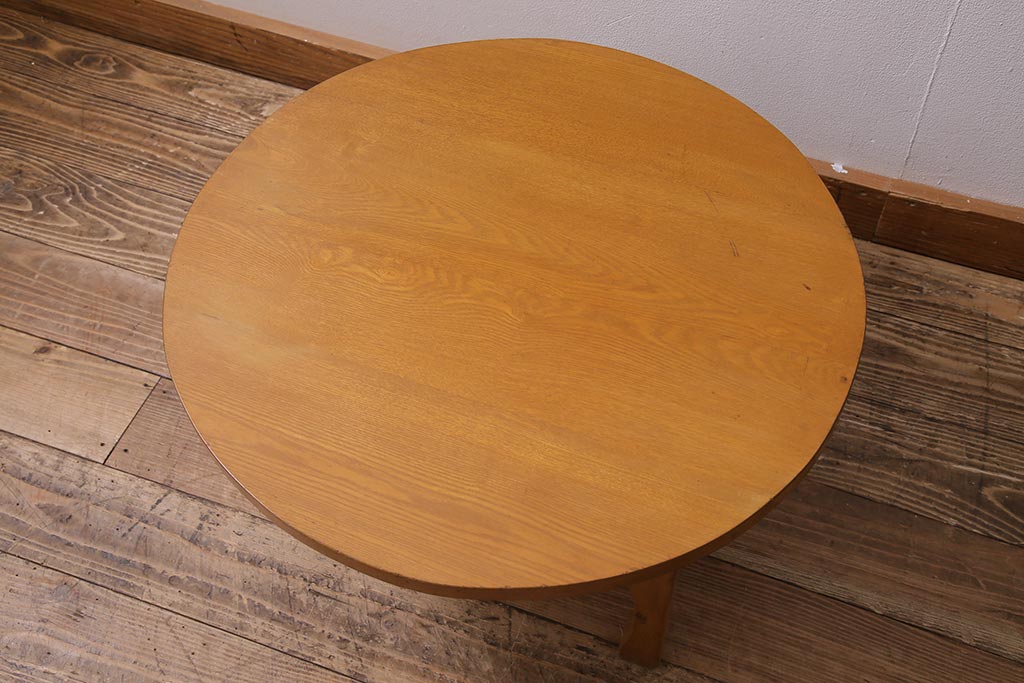 ビンテージ家具　昭和中期　タモ材　珍しいデザインのレトロな丸ちゃぶ台(座卓、折り畳みテーブル)(R-044376)