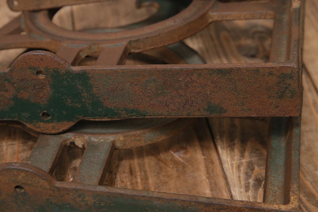 アンティーク雑貨　昭和初期　古い鉄製のおしゃれなアンティークステー(アイアンブラケット、棚受け、L金具)(R-044380)