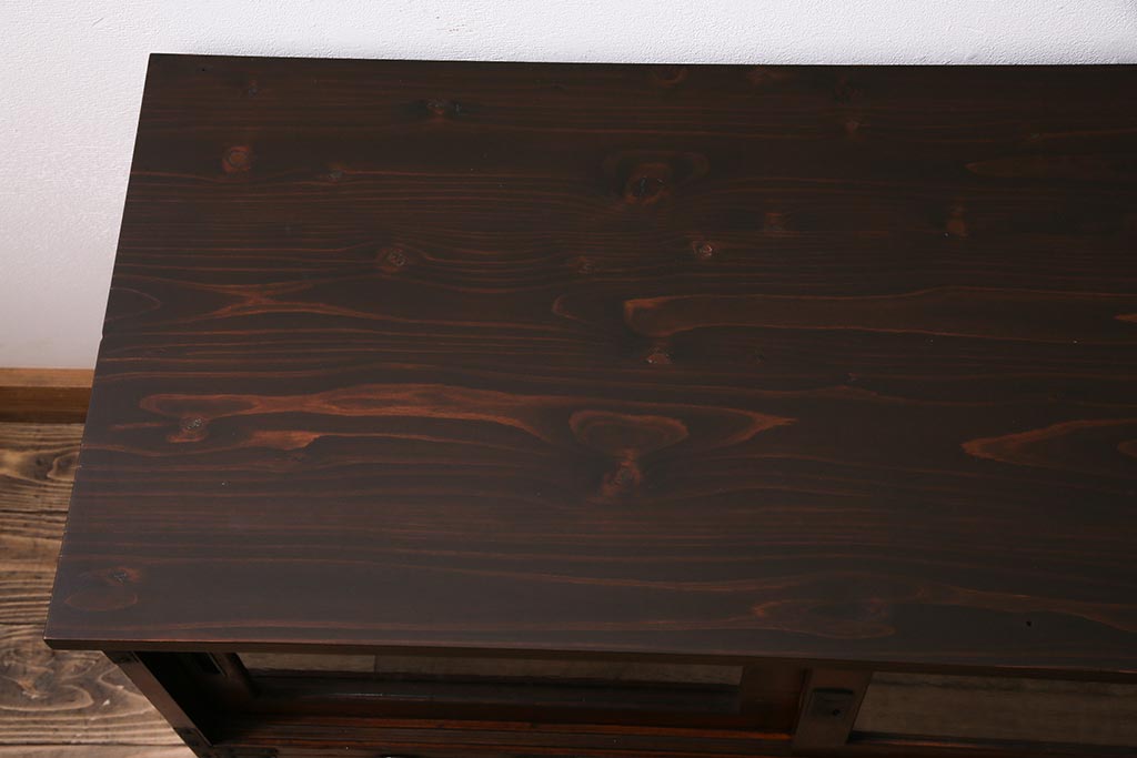 アンティーク家具　明治大正期　前面ケヤキ材　鋲金具が存在感のあるローボード(テレビボード、リビングボード、テレビ台)(R-044382)