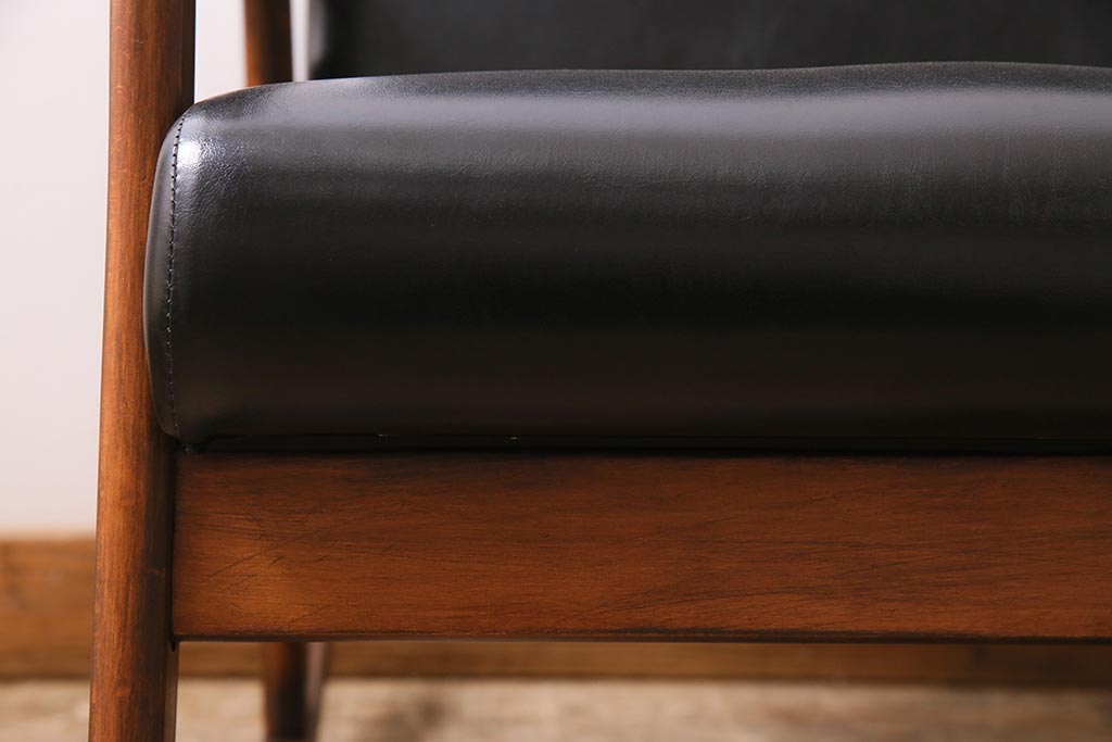 ヴィンテージ家具　和製ビンテージ　ブナ材　シックなオリジナル座面が魅力のロッキングチェア(アームチェア)(R-044509)