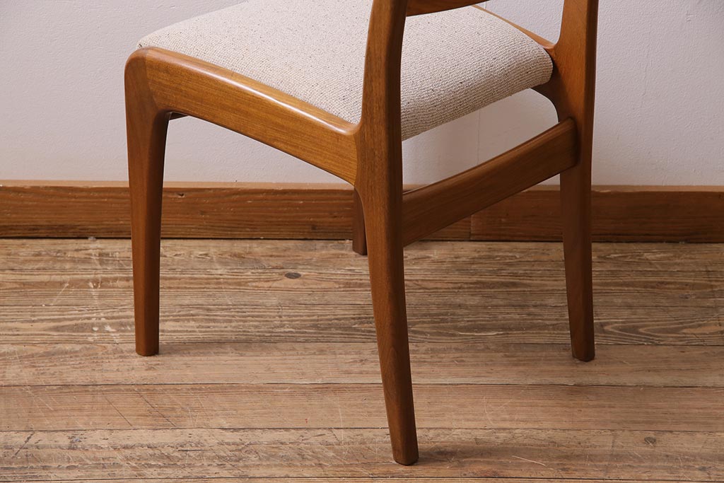 ヴィンテージ家具　北欧ビンテージ　G-PLAN(ジープラン)　チーク材　スタイリッシュなフォルムが魅力的なダイニングチェア(椅子、ラダーバックチェア)(R-044521)