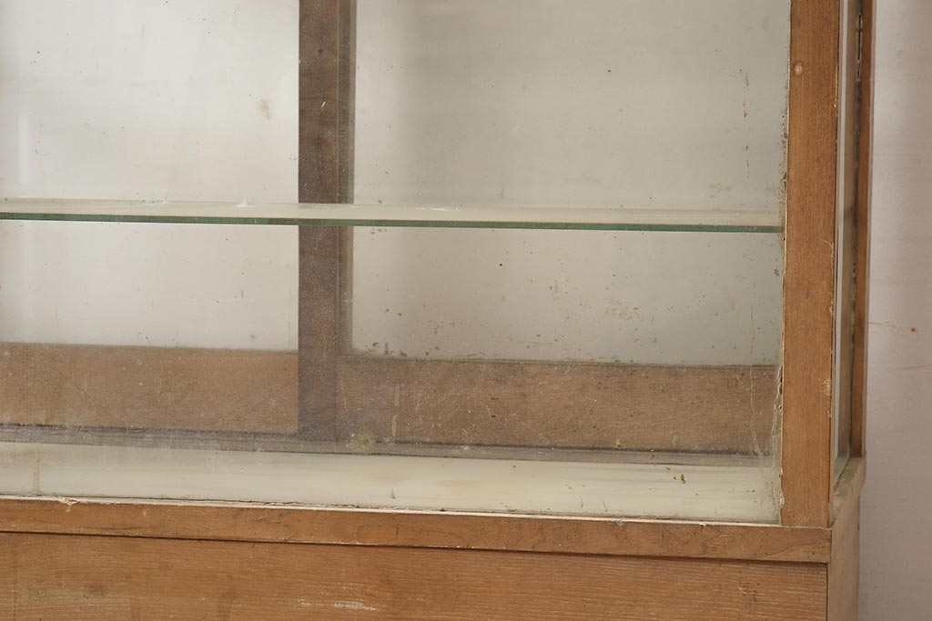 アンティーク家具　昭和中期　ナラ材　引き出し付きのレトロなガラスケース(ショーケース、陳列棚)(R-044556)