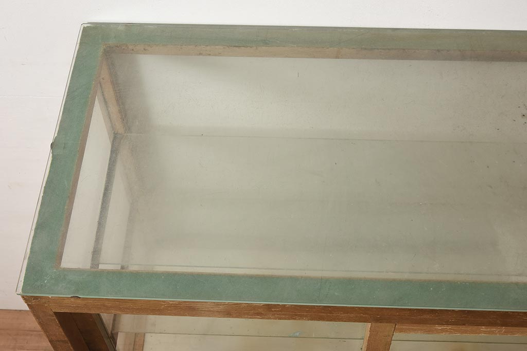 アンティーク家具 昭和中期 ナラ材 引き出し付きのレトロなガラス