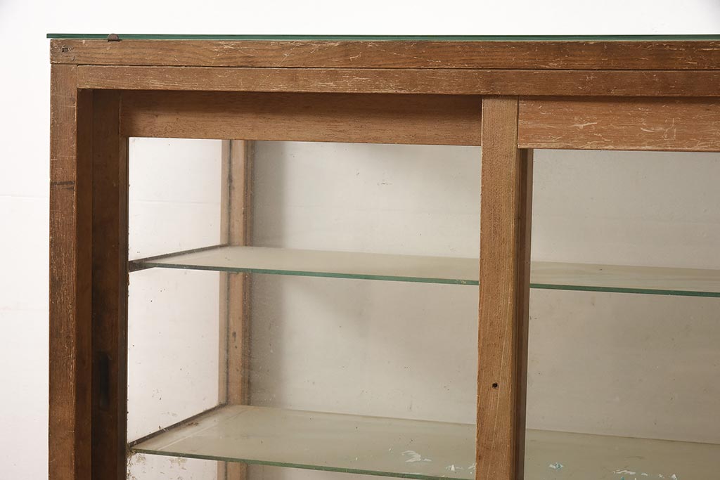 アンティーク家具　昭和中期　ナラ材　引き出し付きのレトロなガラスケース(ショーケース、陳列棚)(R-044556)
