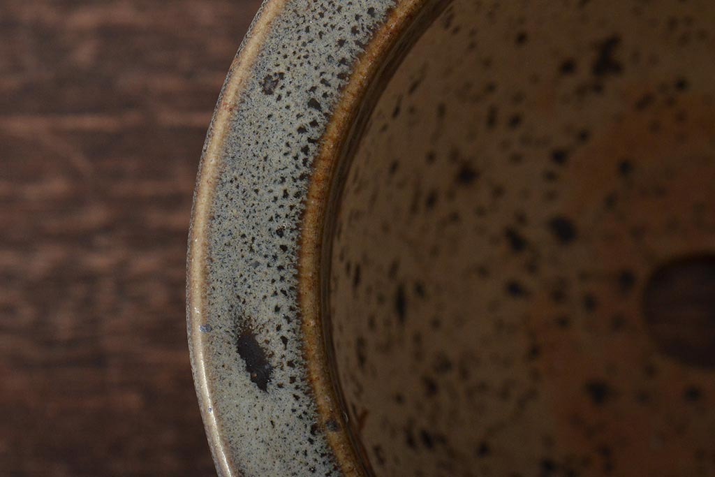古い丸型植木鉢(中国海鼠白交趾釉?)(R-044573)