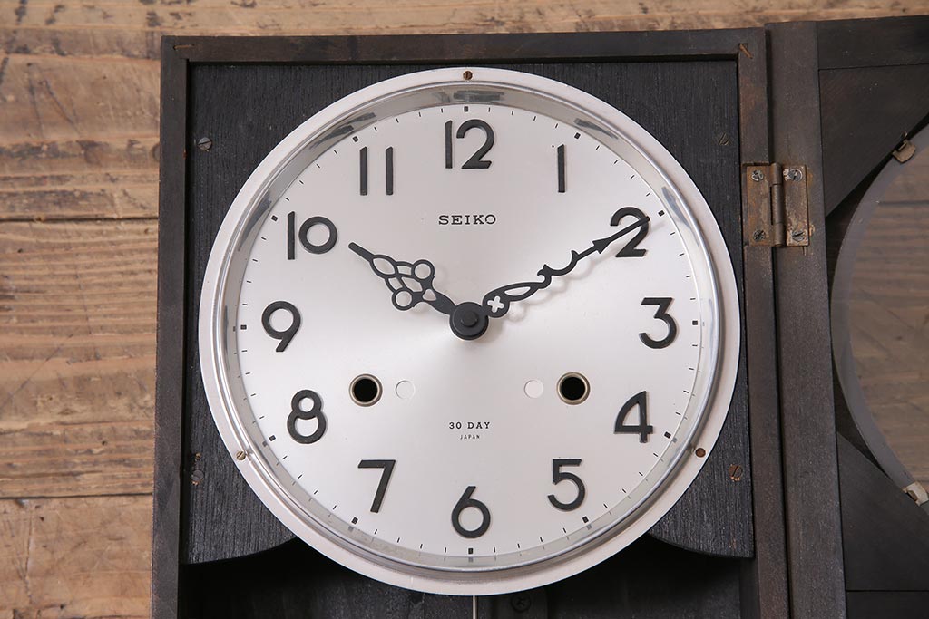 アンティーク雑貨　昭和中期　SEIKO(セイコー)　内部交換済・電池式　スタイリッシュなデザインの柱時計(掛け時計)(R-044596)