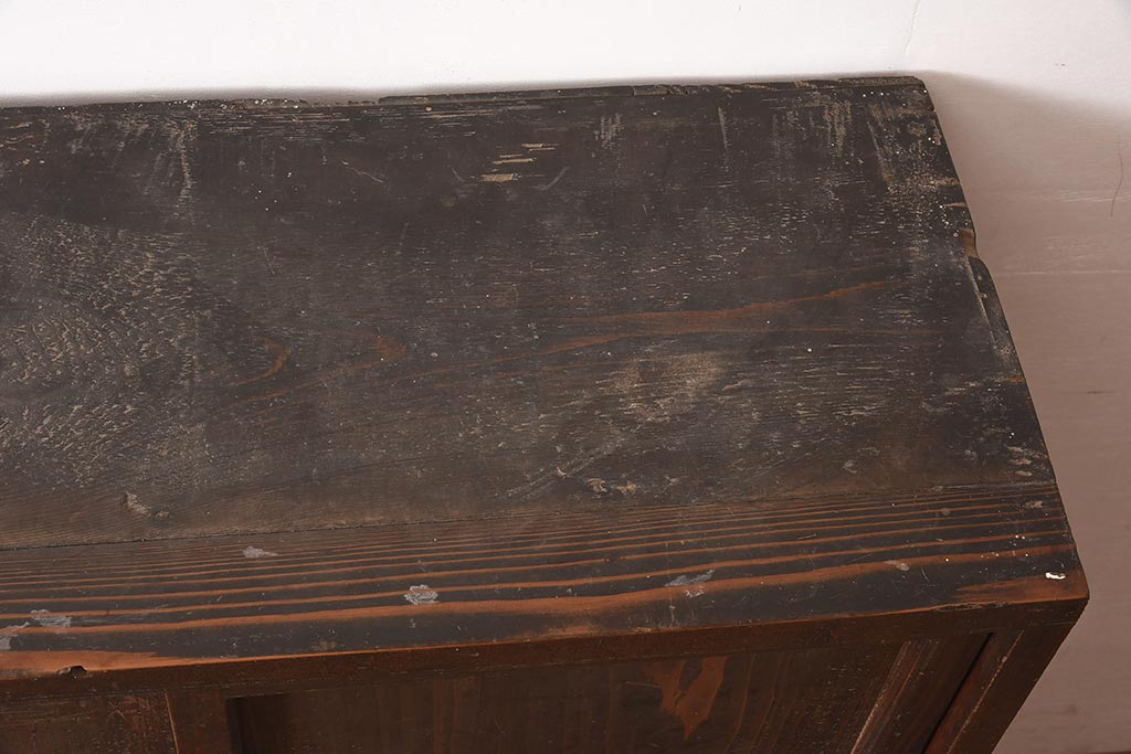 アンティーク建具　和製　明治大正期　古い質感が味わい深い木製戸棚(収納棚、キャビネット)(R-044604)