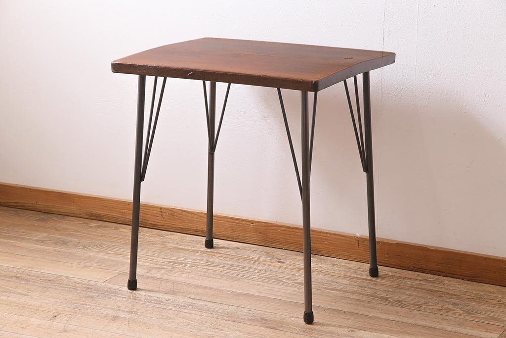 アンティーク家具　古材リメイク　欅(ケヤキ)材一枚板　鉄脚テーブル(サイドテーブル、カフェテーブル)(R-044682)