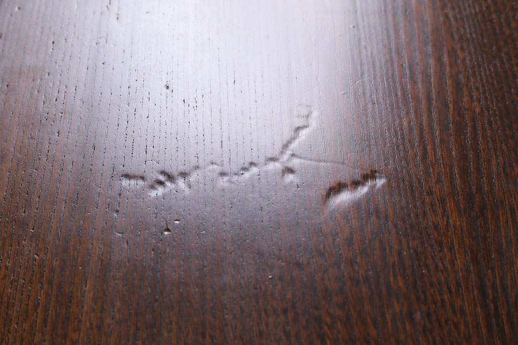 アンティーク家具　古材リメイク　欅(ケヤキ)材一枚板　鉄脚テーブル(サイドテーブル、カフェテーブル)(R-044682)