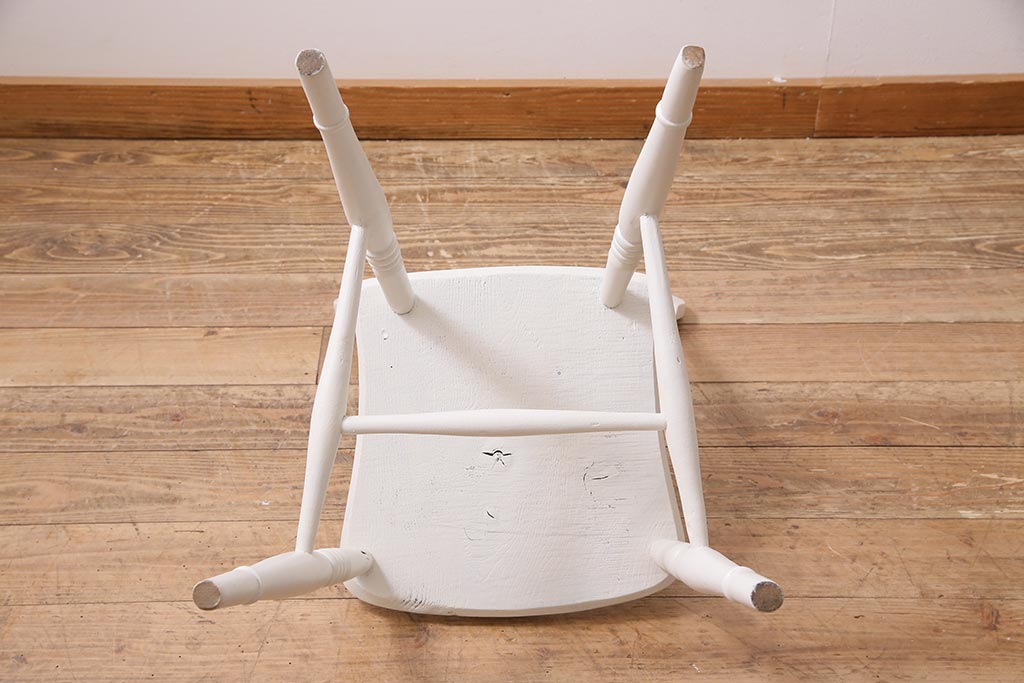 アンティーク家具　イギリスアンティーク　ペイント　ホワイトカラーが爽やかなダイニングチェア(椅子)(R-044725)