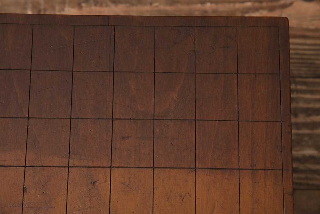 アンティーク雑貨　カツラ材　使い込まれた木の味わいを感じる将棋盤(花台、飾り台)(R-044756)