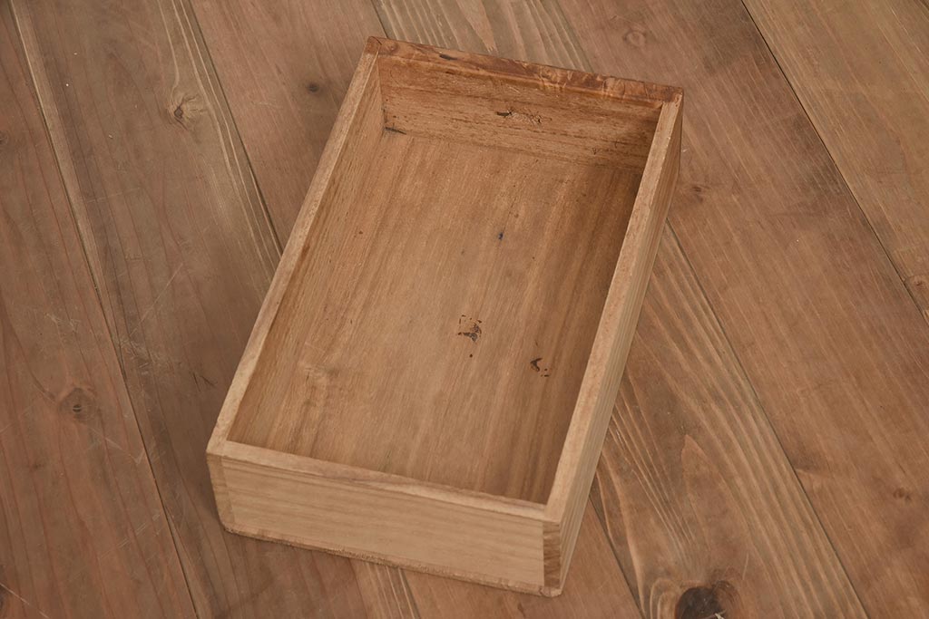 和製アンティーク　指物工芸家具　昭和初期　総楓(カエデ)材・鳥眼杢　最高級品!凝った造りの飾り棚(茶棚、陳列棚、収納棚、戸棚)(R-044771)