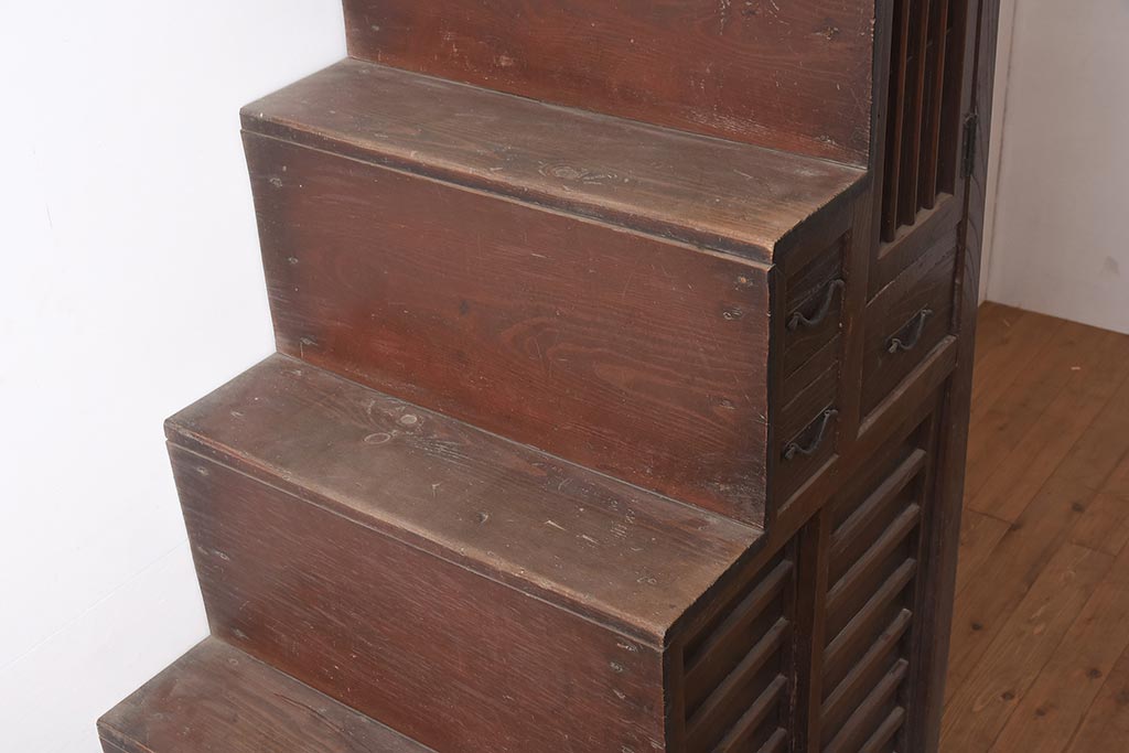 アンティーク家具　和製アンティーク　明治期　前面ケヤキ材　一本物　小ぶりサイズが珍しい階段箪笥(和箪笥)(R-044777)