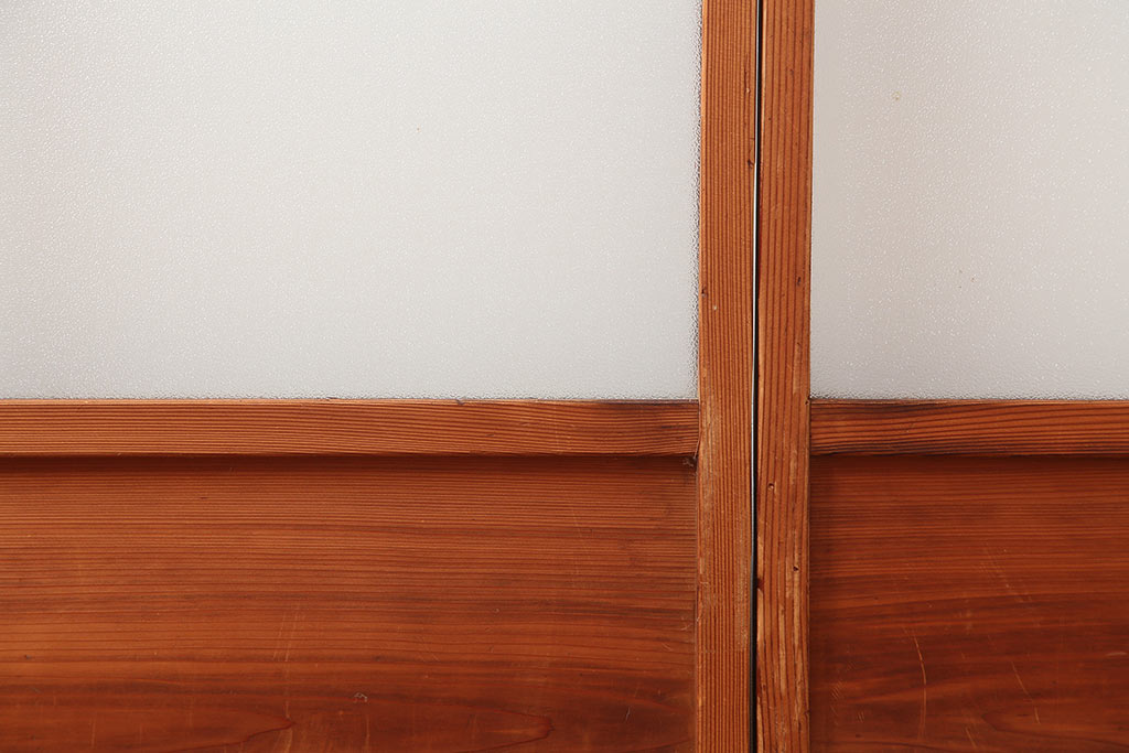 ビンテージ建具　昭和中期　レトロガラス入り　和レトロな空間づくりにおすすめな障子戸4枚セット(引き戸、建具)(R-044788)