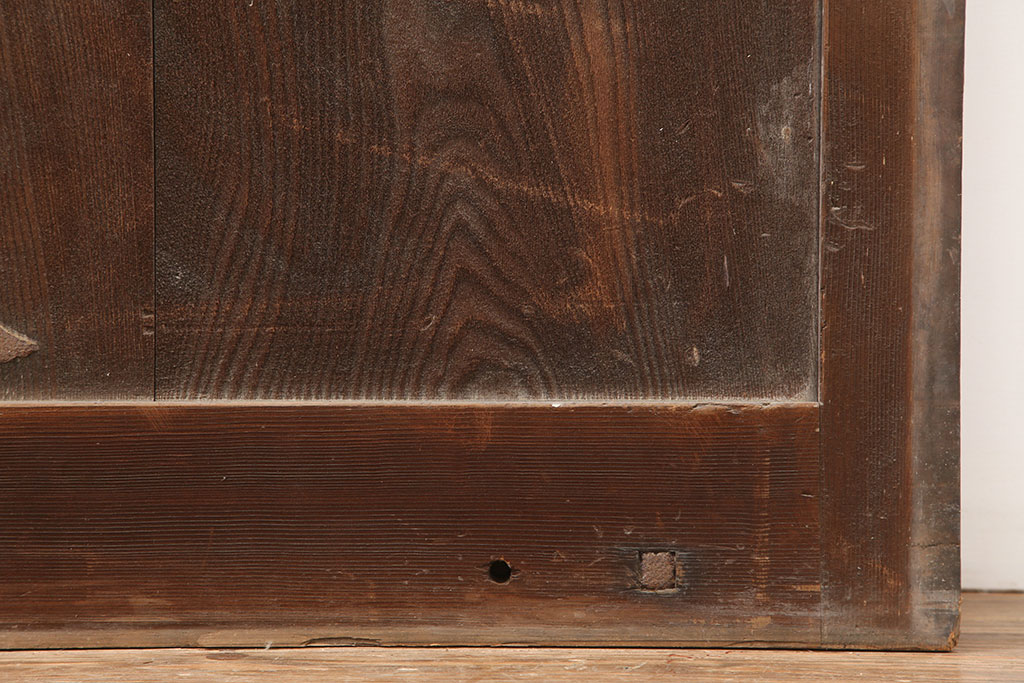 アンティーク建具　明治期　板部ケヤキ材　竹の装飾が珍しい蔵戸(玄関戸、引き戸、建具)(R-044848)
