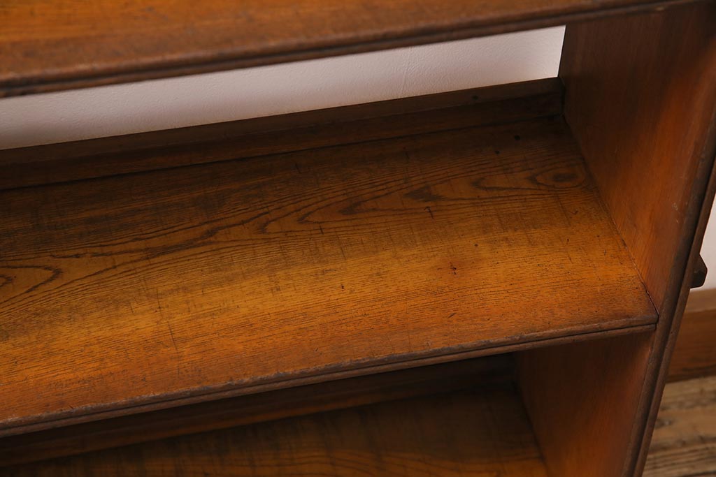 アンティーク家具　昭和レトロ　栓材　楔式　透かしがおしゃれな本棚(飾り棚、シェルフ)(R-044852)