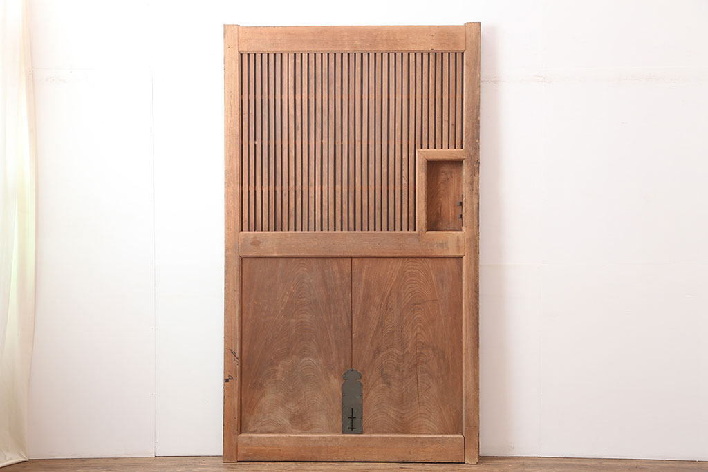 アンティーク家具　和製アンティーク　総ケヤキ材　木味が魅力的な蔵戸(玄関戸、引き戸、建具)(R-044872)