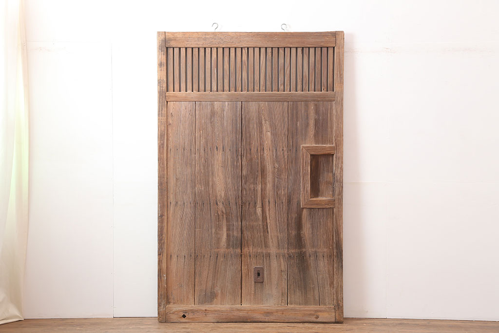 アンティーク建具　明治期　杉材の味わい深さが魅力の蔵戸(玄関戸、引き戸、建具)(R-044890)