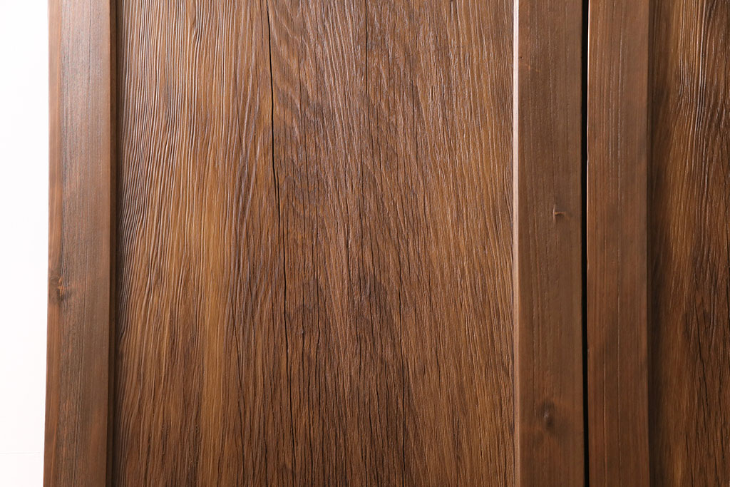 【セミオーダー家具実例】大正昭和初期の門扉一対に高品質リペアを施しました。耐荷重蝶番を6ヶ所に取り付け。現状の塗装を剥離後、当店商品を参考にした色味に着色し、上質な和の雰囲気に仕上げました。(木製ドア、建具)