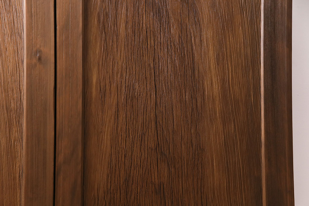 【セミオーダー家具実例】大正昭和初期の門扉一対に高品質リペアを施しました。耐荷重蝶番を6ヶ所に取り付け。現状の塗装を剥離後、当店商品を参考にした色味に着色し、上質な和の雰囲気に仕上げました。(木製ドア、建具)