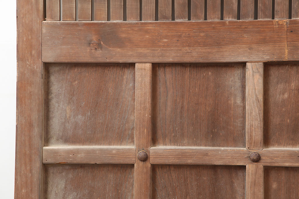 アンティーク建具　大正昭和初期　ヒノキ材　升目格子が目を惹く蔵戸(玄関戸、引き戸、建具)(R-044898)