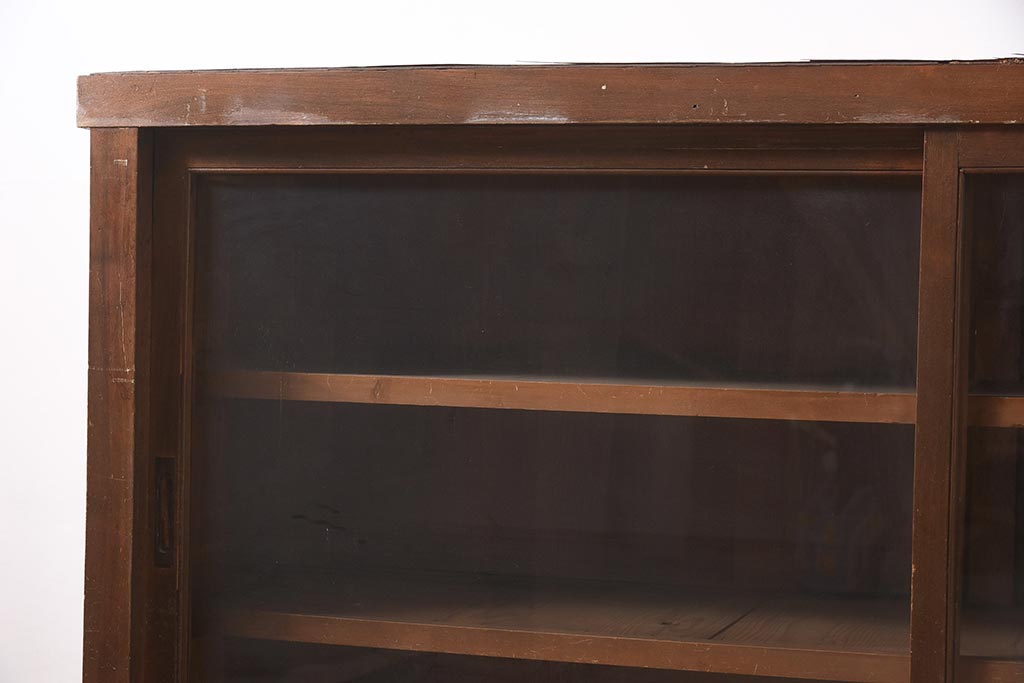 アンティーク家具　昭和初期　前面ケヤキ材　味のあるシンプルなつくりの重ねガラス戸棚(キャビネット、収納棚、本箱、食器棚)(R-044960)