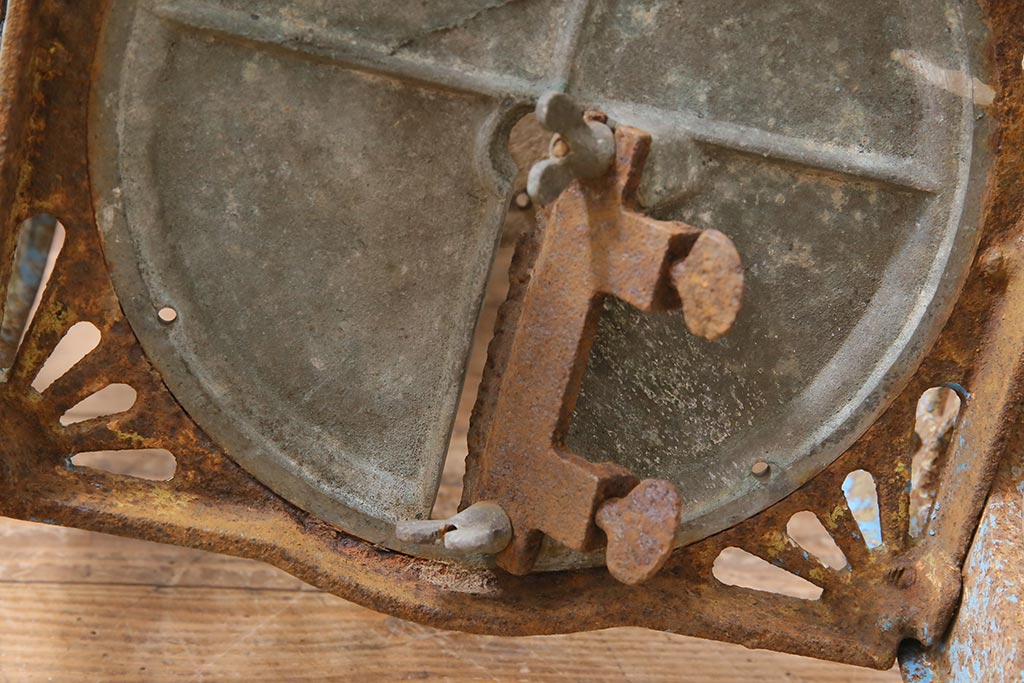 ジャンク品 昭和レトロ USIKUBOSIKI(牛窪鉄工所) 古い手回し ジャンク品 昭和レトロ USIKUBOSIKI(牛窪鉄工所) 古い手回し