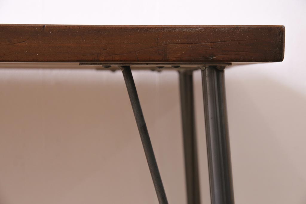 ビンテージ家具　和製　昭和中期　ヒノキ一枚板　古材を活かした鉄脚テーブル(作業台、アイアンテーブル、コンソールテーブル)(R-045001)
