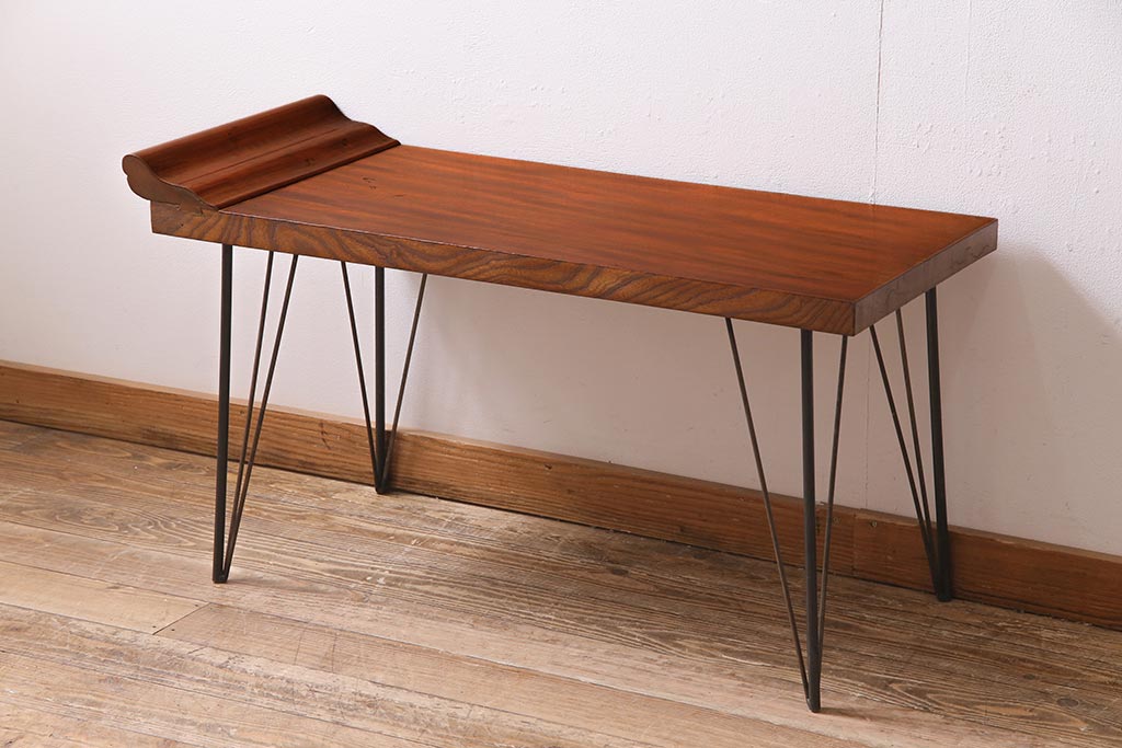 デザインもおしゃれな、アンティークのおすすめサイドテーブル4選