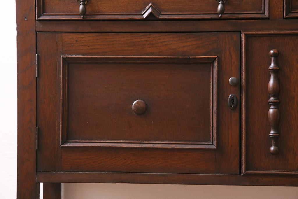 アンティーク家具　イギリスアンティーク　オーク材　重厚感のあるミラーバックサイドボード(キャビネット、収納棚)(R-045084)